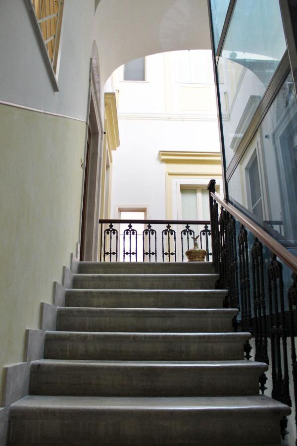 Dimora De Brado Bed & Breakfast Trani Exterior foto