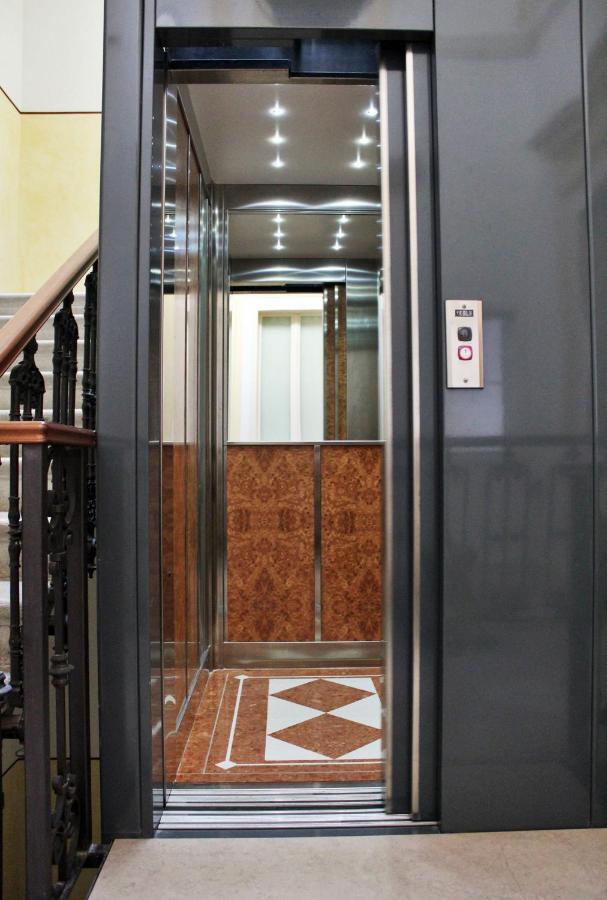 Dimora De Brado Bed & Breakfast Trani Exterior foto