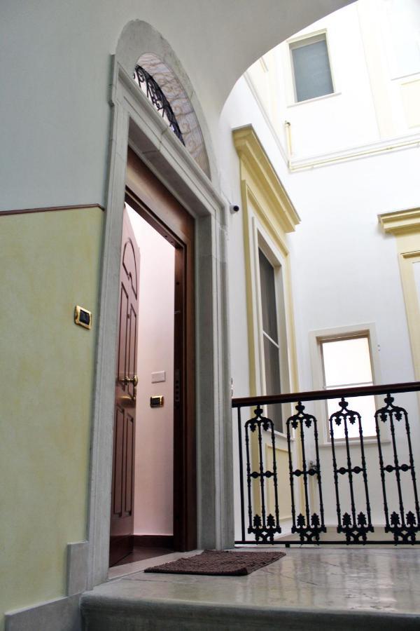 Dimora De Brado Bed & Breakfast Trani Exterior foto